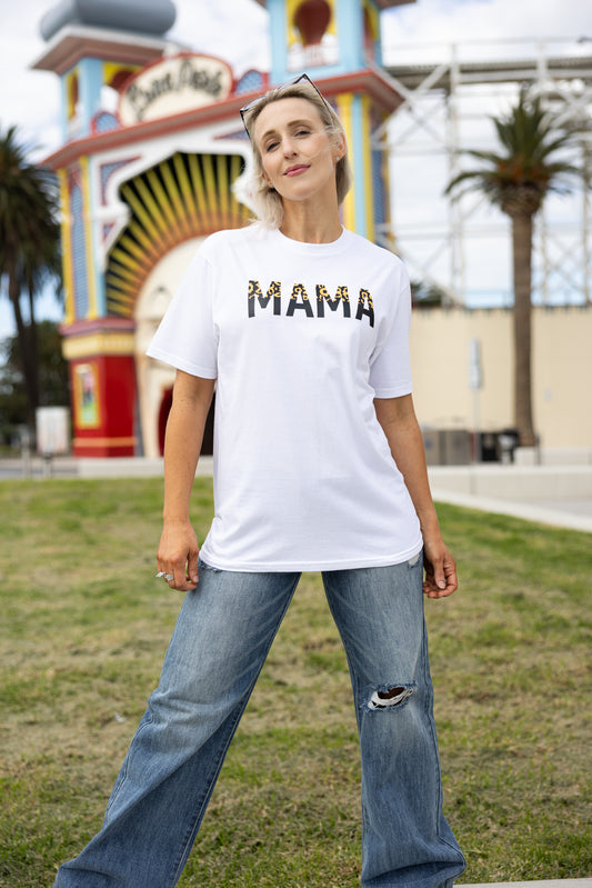 Mama Leopard 1 Unisex T-shirt